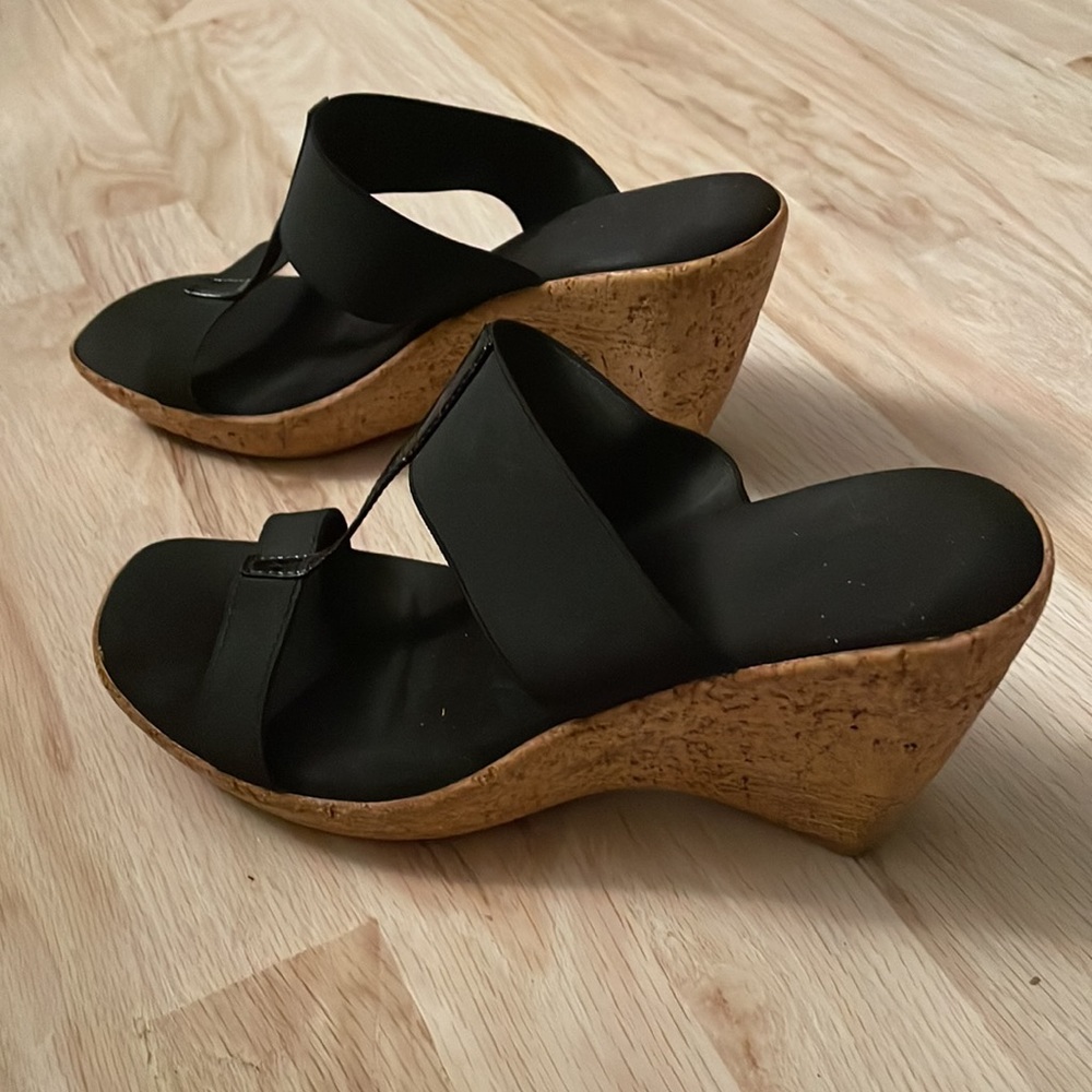 Black cork wedges